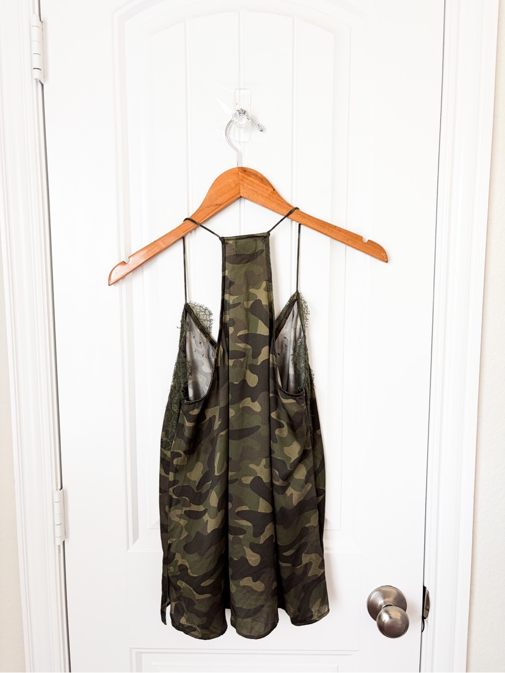 Cami NYC The Racer Charmeuse Cami Camo Size Small - Picture 5 of 5
